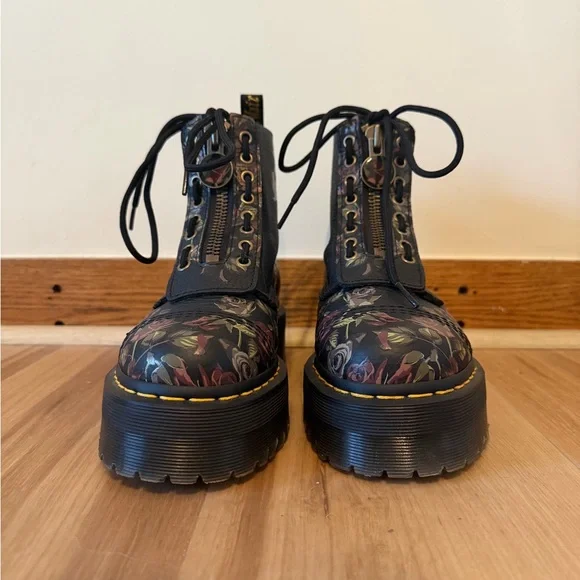 Dr. Martens Sinclair Decayed Roses Tumbled Napa Leather Lace Up Boot - Picture 1 of 6